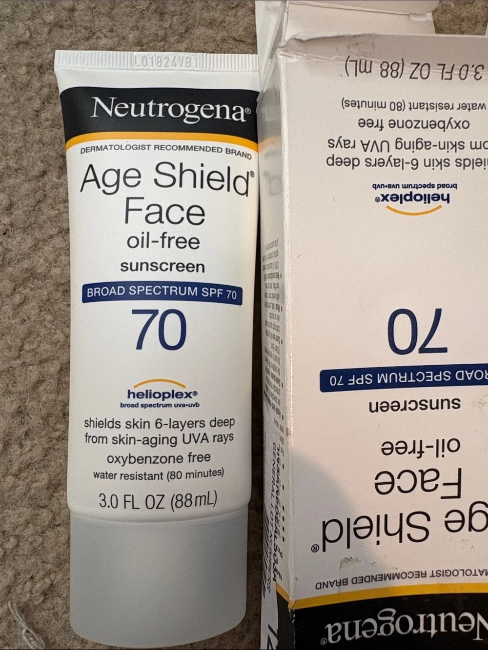 Neutrogena Age Shield Face Sunscreen SPF 70 - White